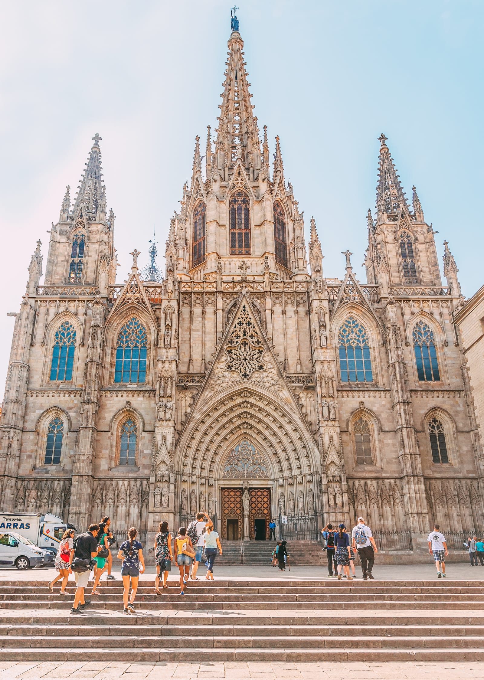 Barcelona Bucket List: 25 Best Things to do in Barcelona – Earth