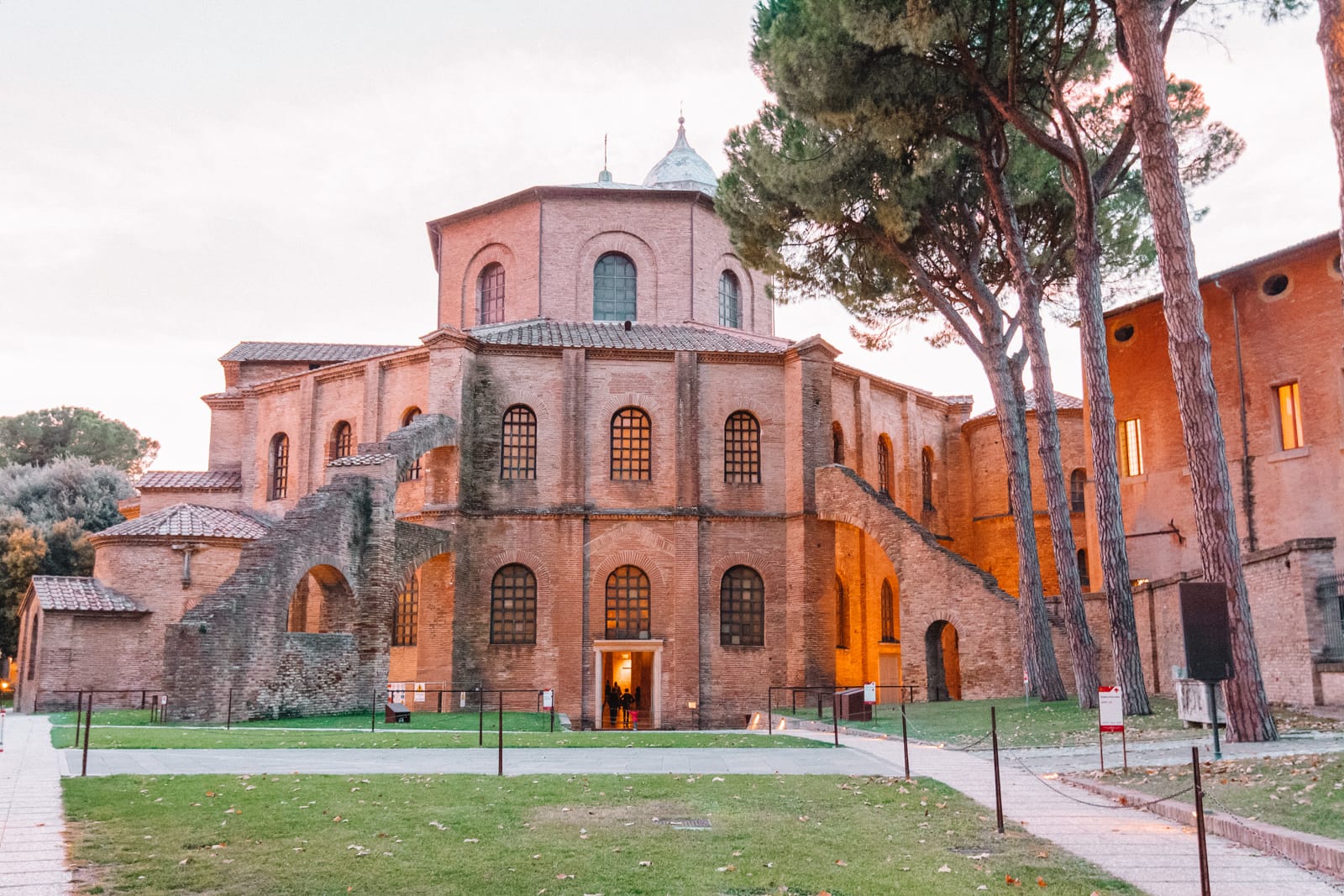 14 Best Things to do in Ravenna, Italy (2)