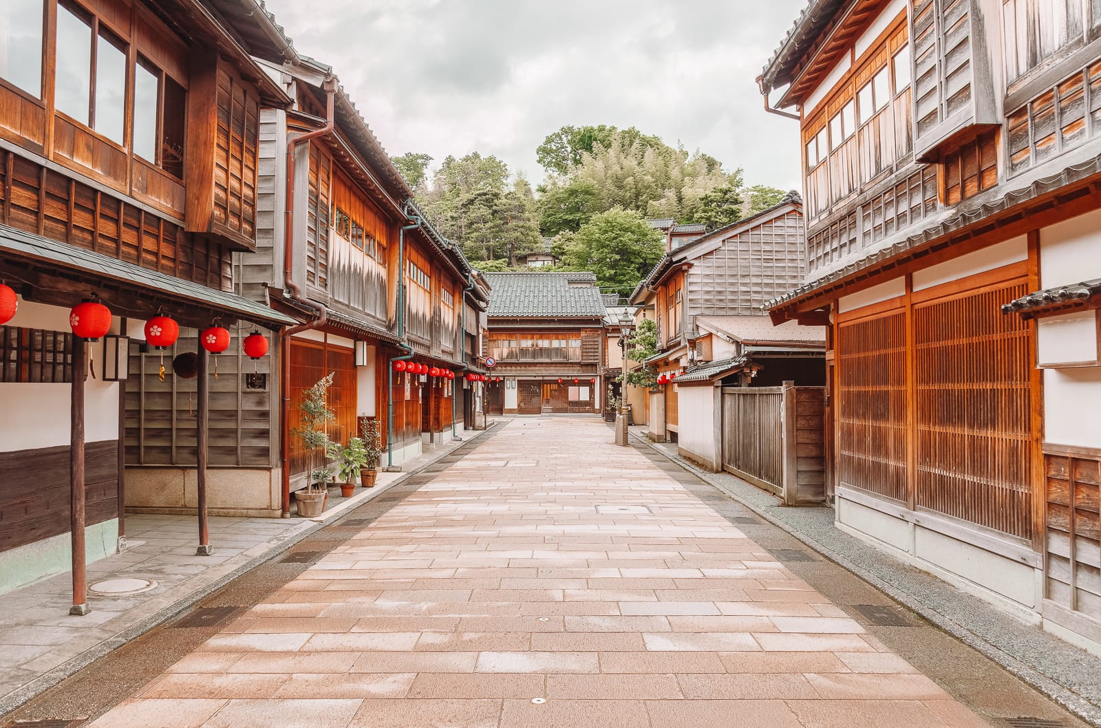 10 Best Towns And Cities To Visit In Japan (4)