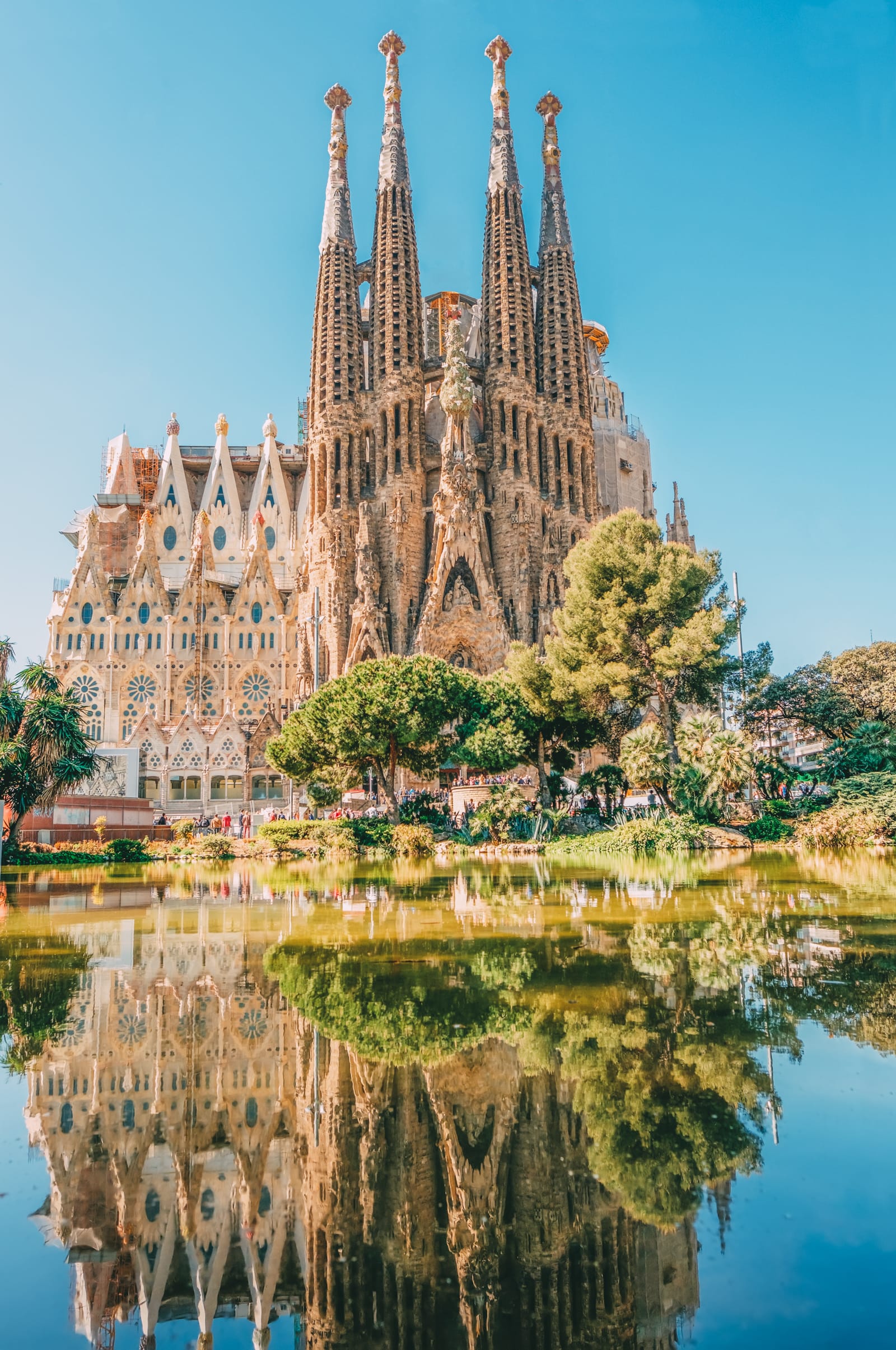 25 Best To Do In Barcelona, Spain | Away and Far