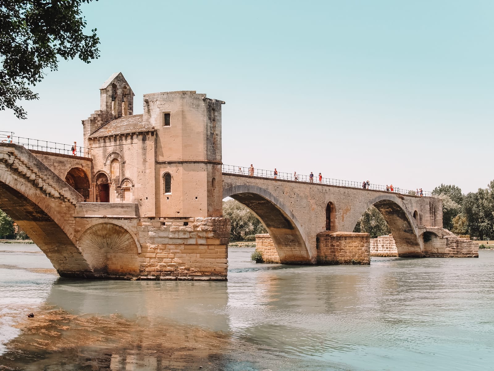 13 Best Things To Do In Avignon, France (13)