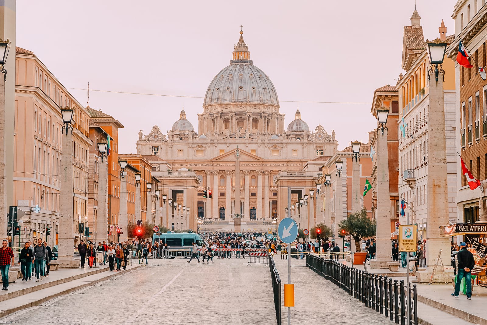 busiest tourist season in rome